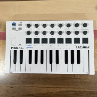 Arturia MiniLab MkII 25-Key MIDI Controller 2017 - Present - White