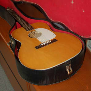 Montgomery Wards Airline Auditorium Size Flat top Acoustic Guitar with original Case 1965 Natural image 9