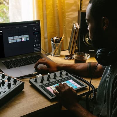 Novation Circuit Rhythm Groovebox with Standalone Sampler and Groove Production Workstation image 10