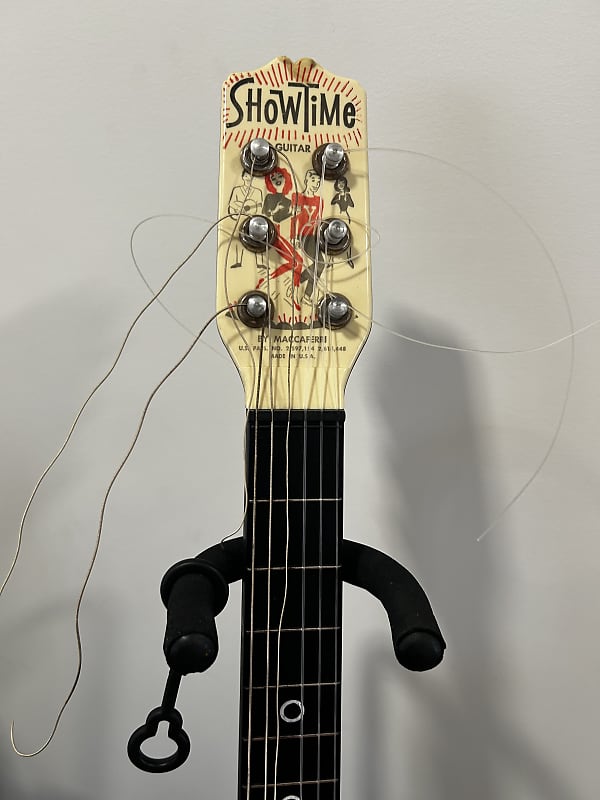 Maccaferri Showtime guitar 50s - Plastic | Reverb