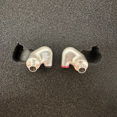 MINT - GENUINE Sennheiser IE900 In-Ear IEM Headphones image 2