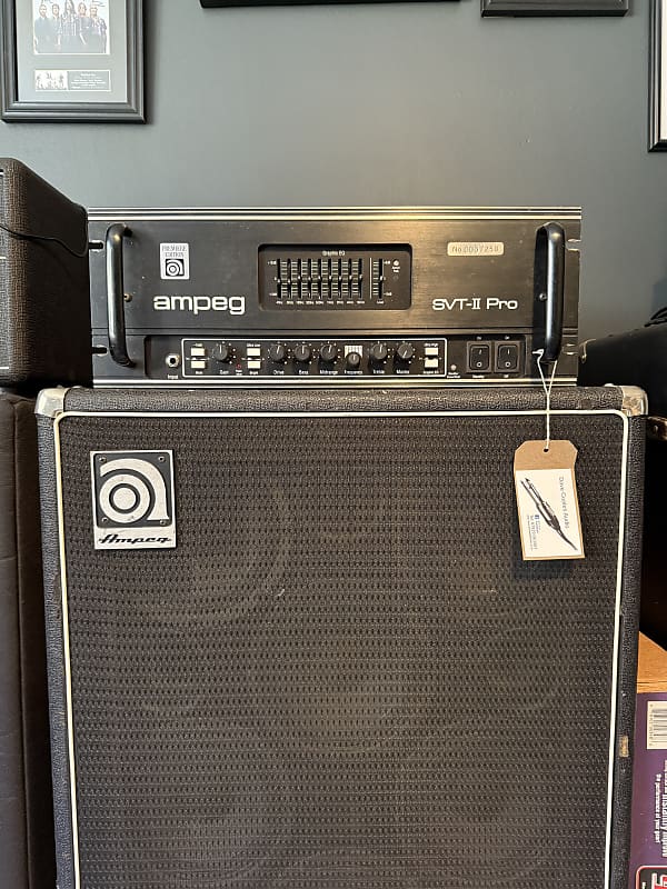 Ampeg SVT-2 PRO Premiere Edition 300-Watt Rackmount Bass Amp