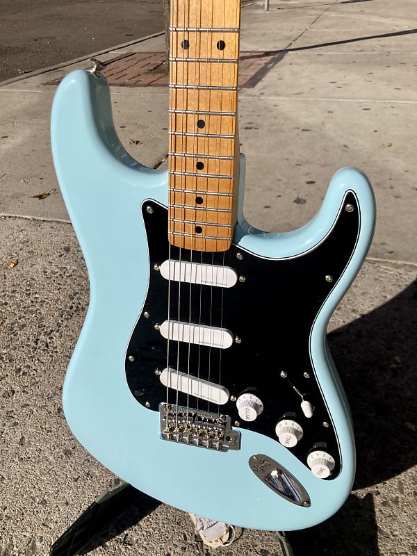 Fender Vintera '50s Stratocaster Modified with Maple Fretboard