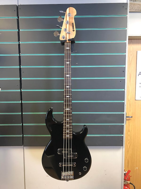 Yamaha BB1024 Black Electric Bass Guitar | Reverb