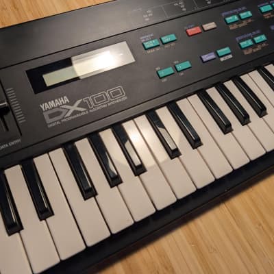 Yamaha DX100 Programmable Algorithm Synthesizer 1985 - Black