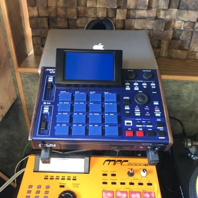 Akai MPC 1000 FULL BLUE & Woodsides + FULLY Expanded ( XXL LCD , CF + USB + SSD 120GB + JJ.OS.2KXL )