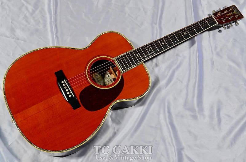 Sigma Guitars by C F Martin SEC 2000J