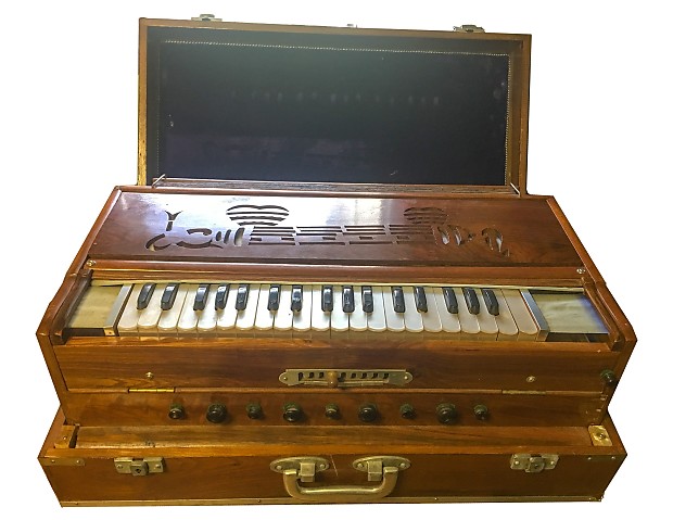 Singh harmonium outlet