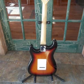 Austin AU 731 Electric Stratocaster Style Guitar with Tremolo in Tobacco Burst image 8