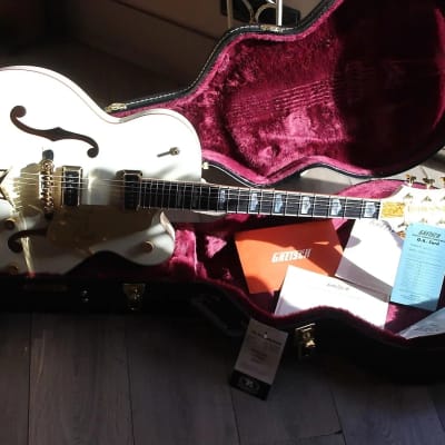GRETSCH G6136-55 Vintage Select '55 Falcon Vintage White, HARDCASE image 18