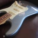 Fender Vintera 60s Stratocaster Electric Guitar Pau Ferro Ice Blue Metallic