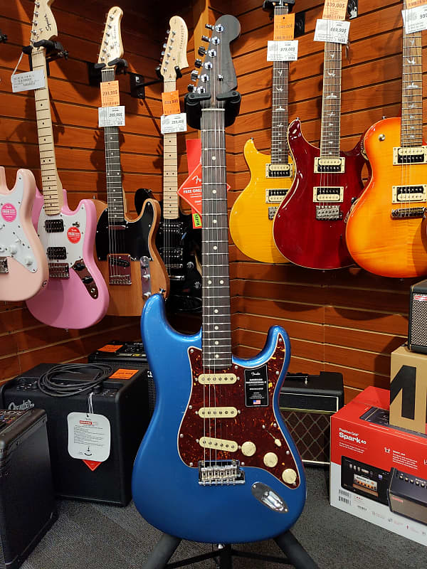 Fender American Professional II Stratocaster with Rosewood