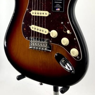 Fender American Professional II Stratocaster Maple Fingerboard Sunburst Ser#:US22005206 image 3