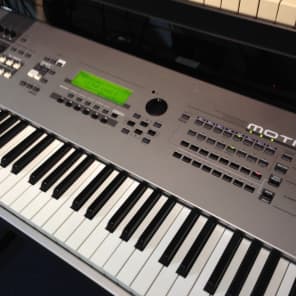 YAMAHA motif8 ※ 送料8600円込み Yamaha MOTIF XS8 Music Production Synthesizer Workstation