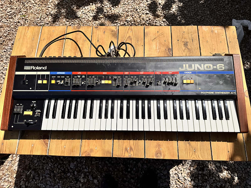 Roland Juno-6 61-Key Polyphonic Synthesizer | Reverb España