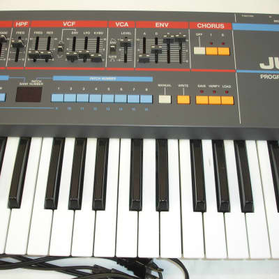 Roland Juno-106 61-Key Programmable Polyphonic Synthesizer Keyboard image 4