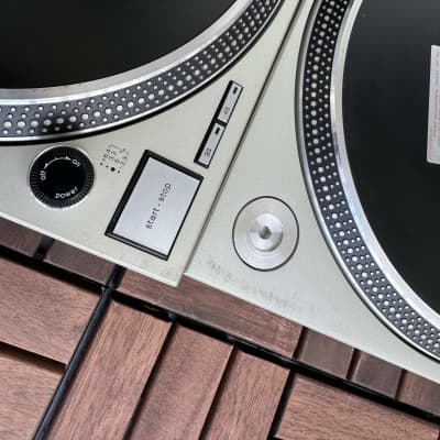 Technics SL-1200MK5 Turntable