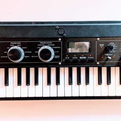 Korg MicroKorg XL 37-Key Synthesizer/Vocoder | Reverb Canada