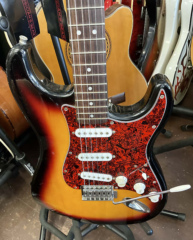 Fender Squire Strat Sunburst Reverb