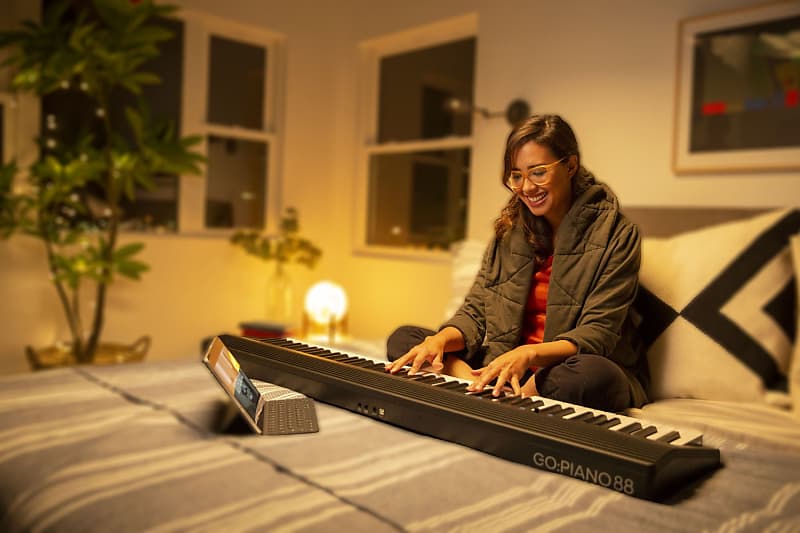 Roland GO:PIANO88 Portable 88-Key Digital Piano with Music Roland GO:PIANO88 Portable 88-Key Digital Piano with Music
