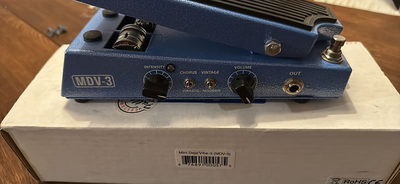 Fulltone MDV-3 Mini Deja Vibe Custom Shop Modulation Pedal Fulltone MDV-3 Mini Deja Vibe Custom Shop Modulation Pedal