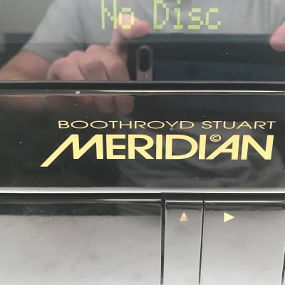 Meridian 800 DVD / CD Transport image 2