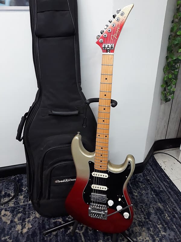 Hondo Fame Series 761 Strat w/Road Runner gigbag - | Reverb