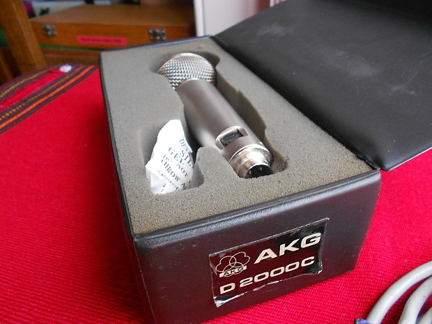Akg d2000 hotsell