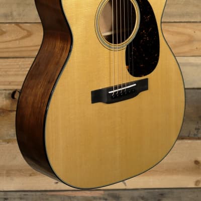 Martin 000-18 Acoustic Guitar Natural w/ Case for sale