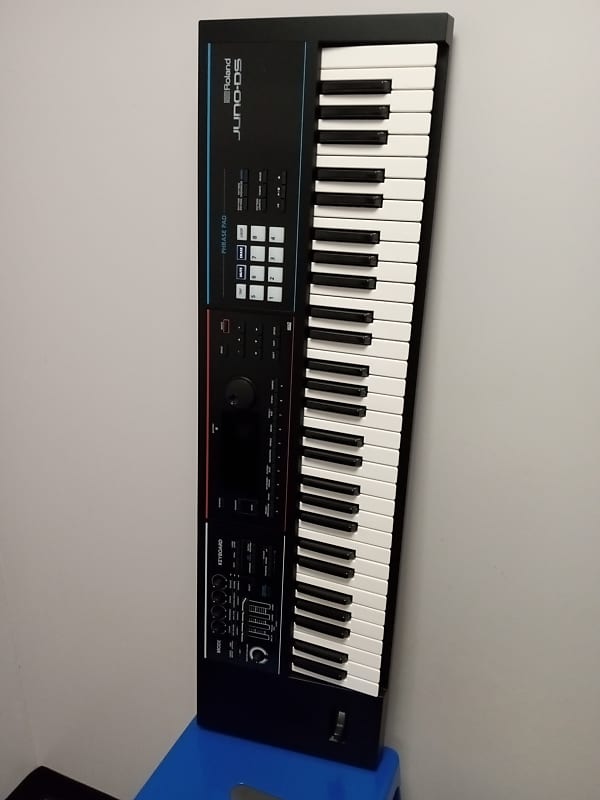 Roland Juno DS61 Synthesizer | Reverb