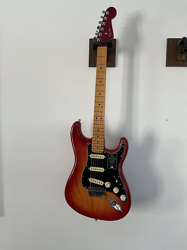 Fender American Ultra Luxe Stratocaster | Reverb Canada