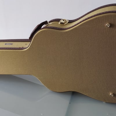 - Holy Grail - European Hand Made Acoustic Guitar Dreadghnout of Cedrus libani! Very Rare Exotic wood 1990/2000 - Natural - Martin & Taylor Similar image 17