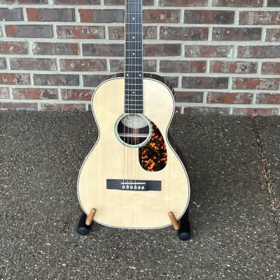 Larrivée P-09 with Indian Rosewood Back and Sides and Sitka Spruce Top for sale