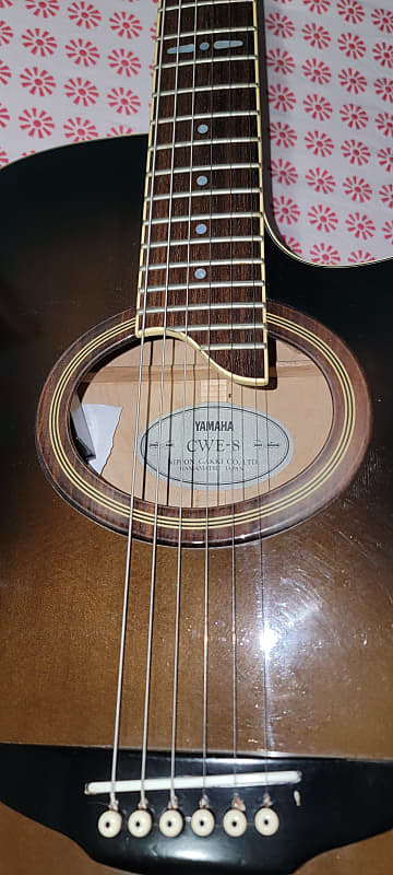 Guitar Yamaha CWE-8