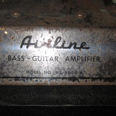 ~1965 Airline 62-9020A Thunderbolt Amp Black and White image 9