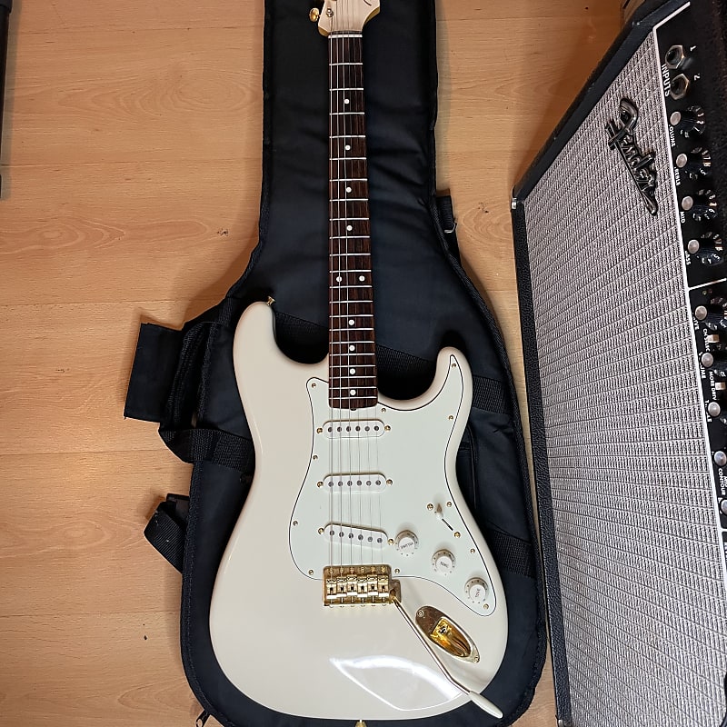 Fender limited edition daybreak stratocaster online