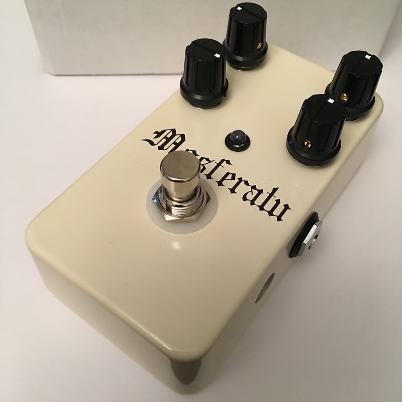 Hermida Audio Mosferatu Low Gain Pedal (4-knob) in the