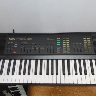 YAMAHA PSR 31, mid 80s, FM sounds, PCM rhythms