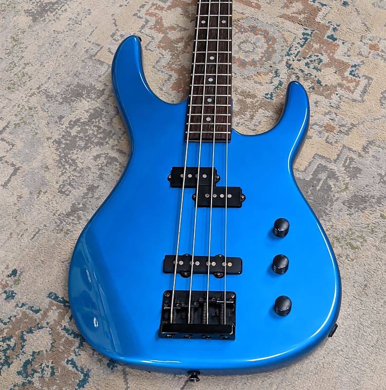Squier hm new arrivals bass