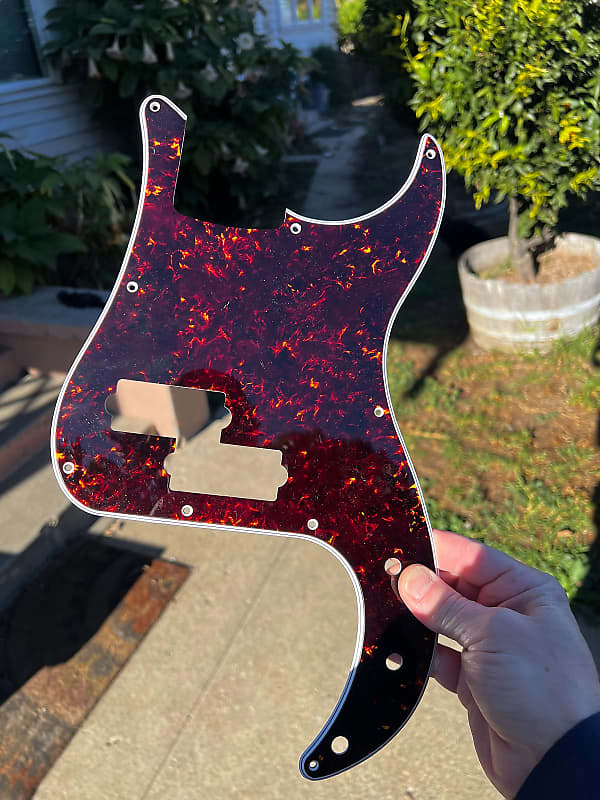 Spitfire tortoise shell pickguard- pbass