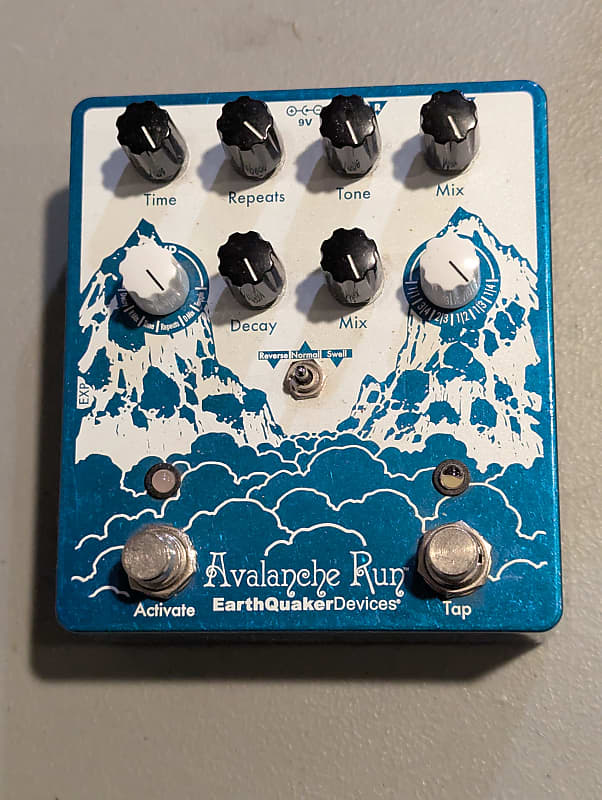 EarthQuaker Devices Avalanche Run Stereo Reverb & Delay with Tap Tempo