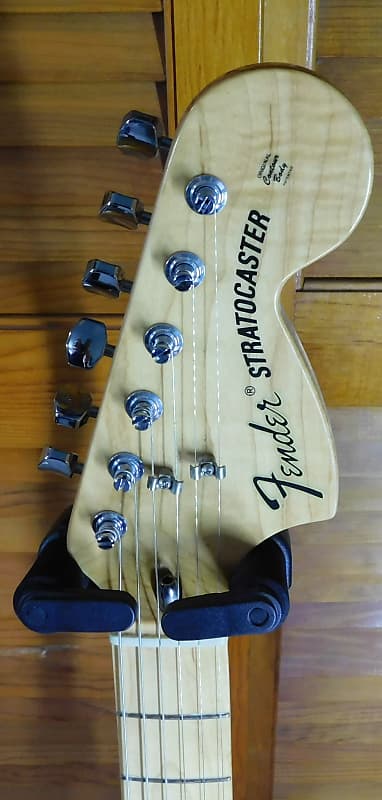 Fender Classic Series '70s Stratocaster | Reverb Canada