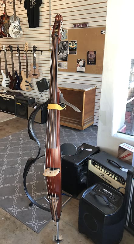 Yamaha SLB-100 Silent Bass with stand