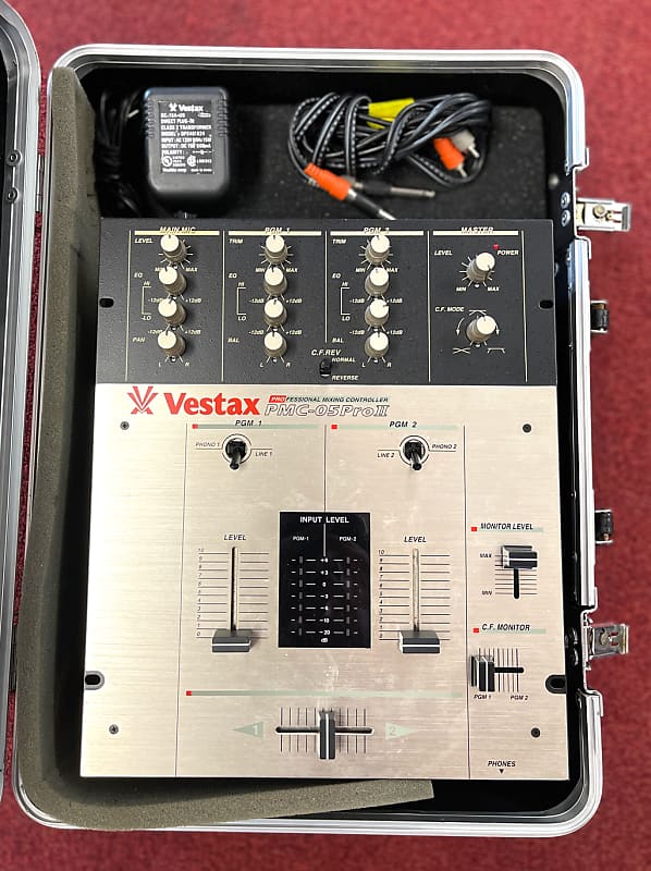 Vestax PMC-05 Pro II DJ Mixer w/Road Case