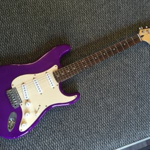 Squier Standard Stratocaster 90s Purple Reverb