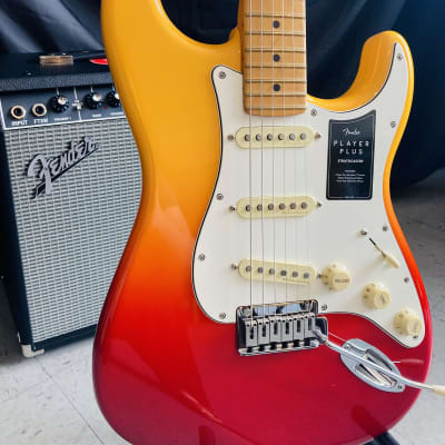 Fender Player Plus Stratocaster with Maple Fretboard 2023 - Tequila Sunrise image 9