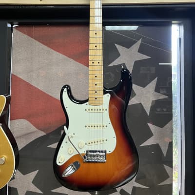 Left-Handed Fender American Standard Stratocaster with Maple Fretboard 2008 - 2016 - 3-Color Sunburst for sale