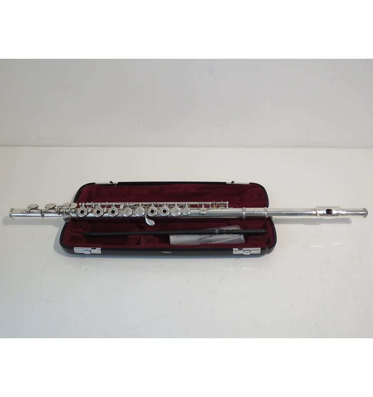 Yamaha YFL-281Sii Open Hole, Silver Plated Flute with Case