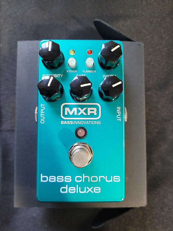 MXR M83 Bass Chorus Deluxe