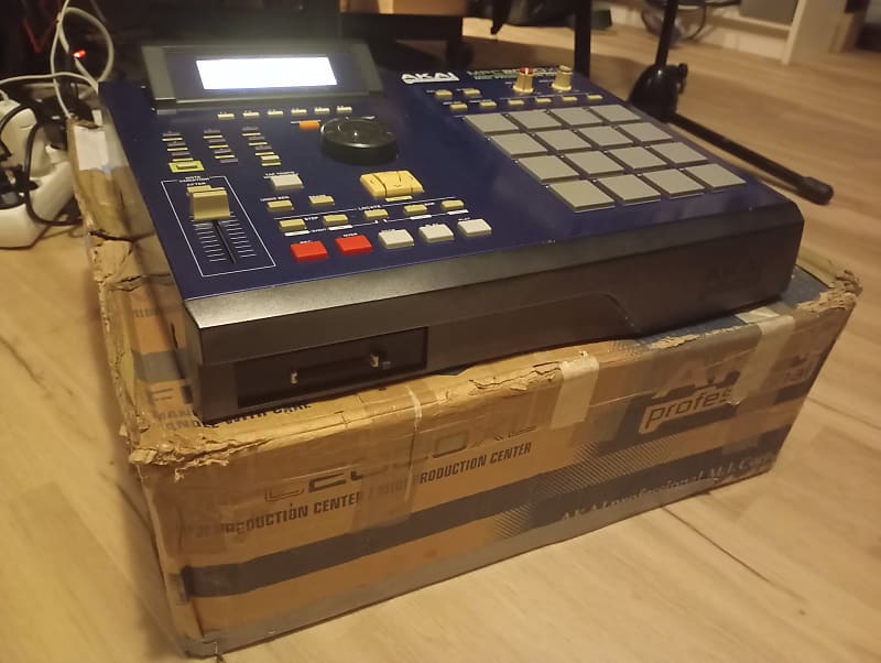 Akai MPC2000XL MCD MIDI Production Center | Reverb Canada